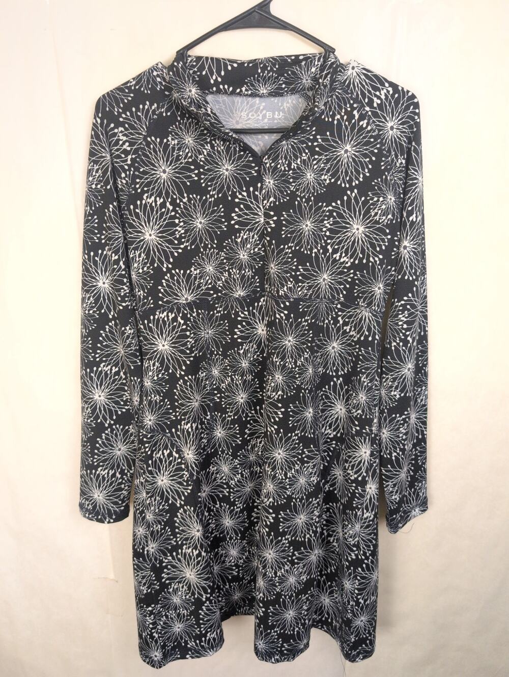 Soybu black and white floral shirt dress Size Med Long Sleeve Artsy Retro Indie